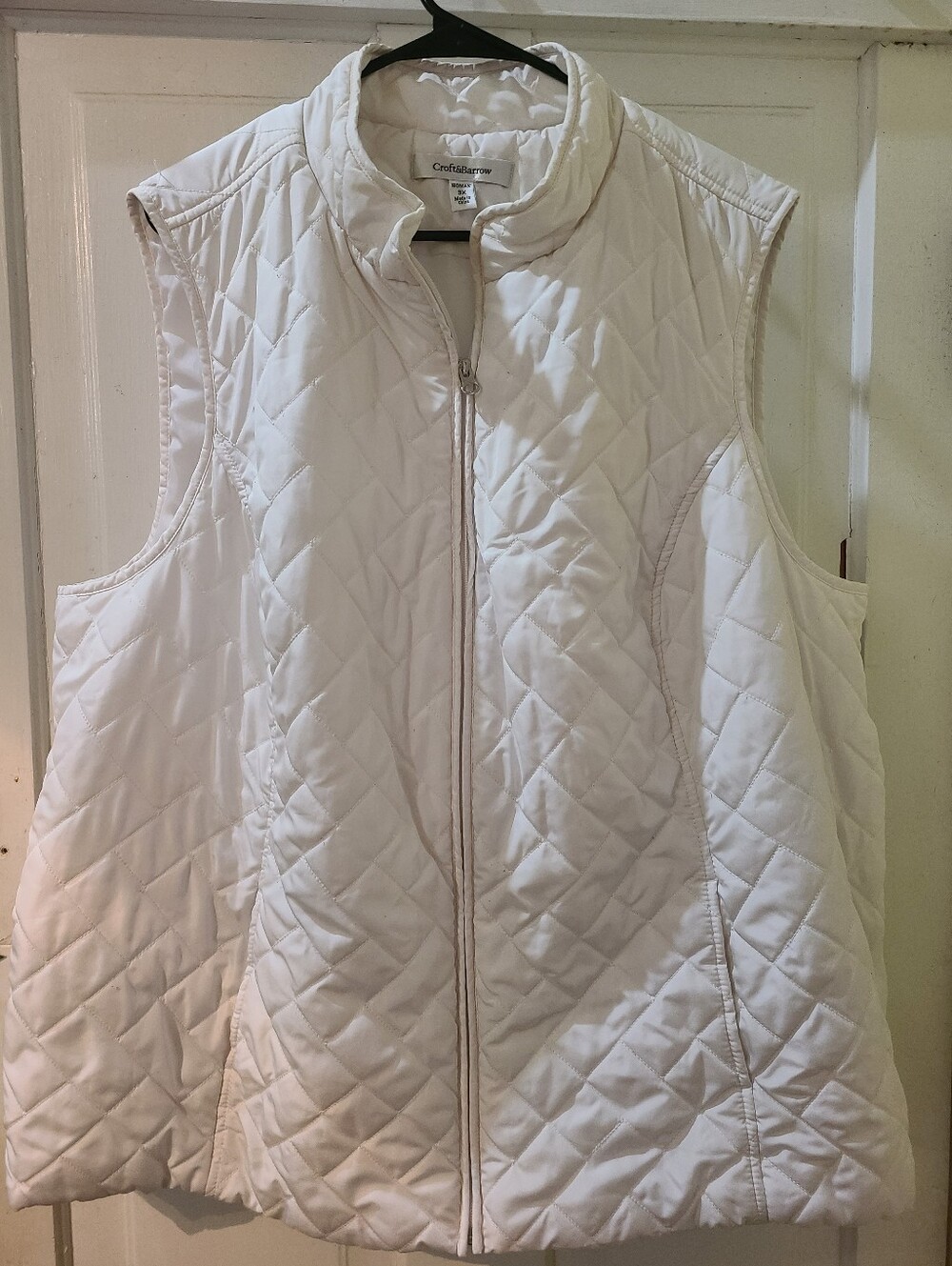 Women's size 3X white quilted zip-up winter vest